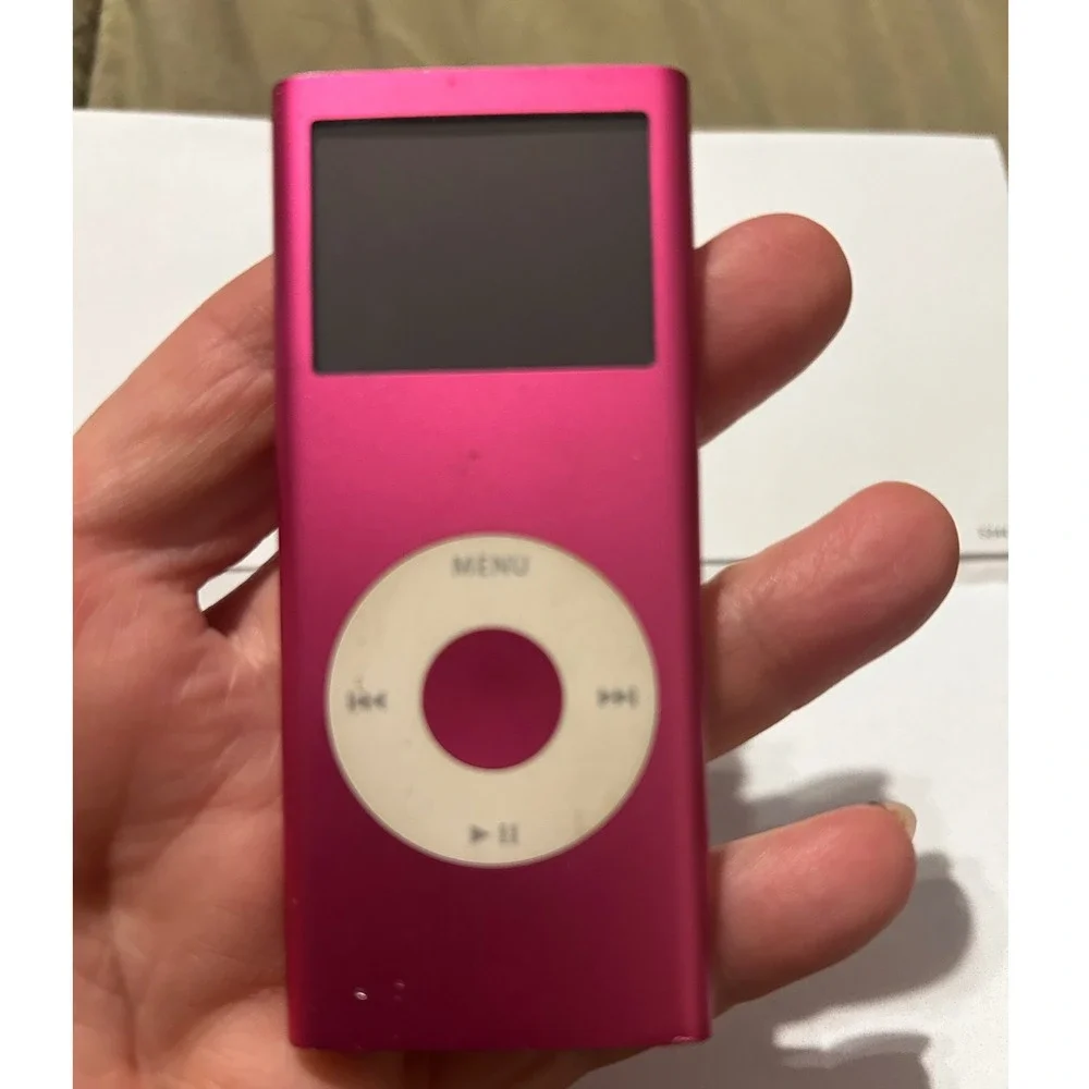 Apple iPod Nano 2nd Generation 4GB Pink Digital Music Player A1199 Retro Tech